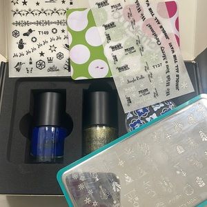 Maniology nail design